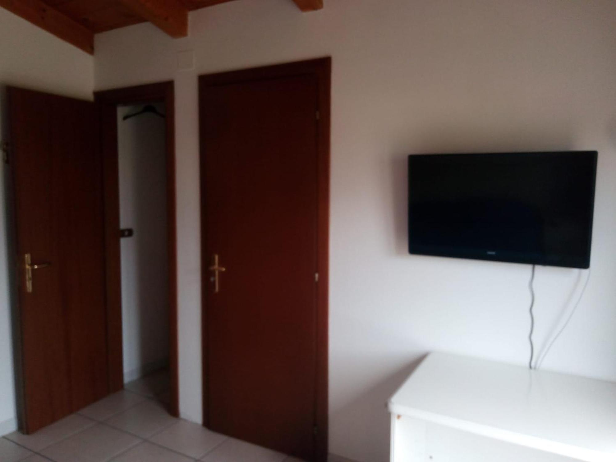 Bed & Breakfast Suite Rende Ruang foto